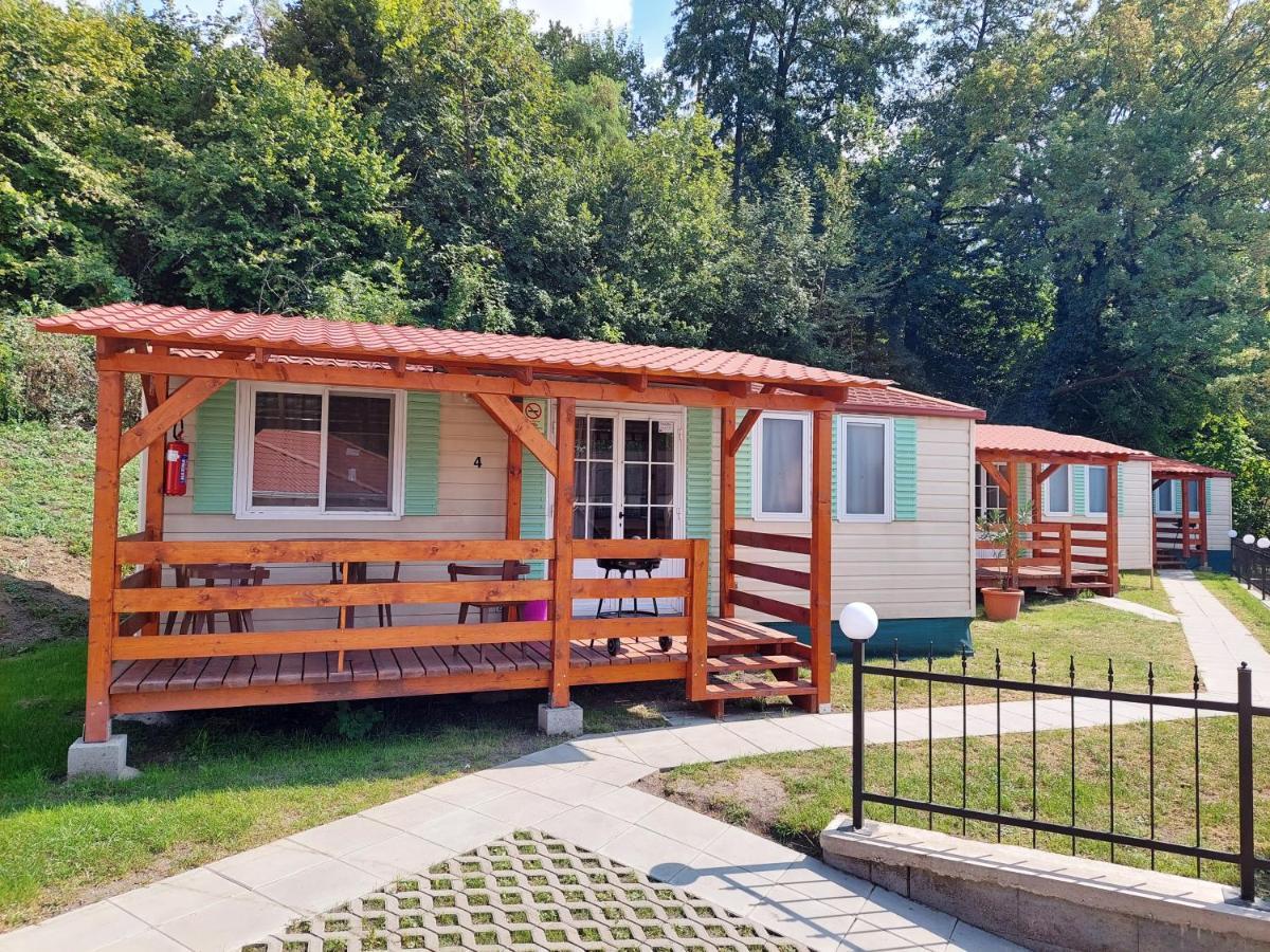 Lipicai Apartmanhazak Apartment *